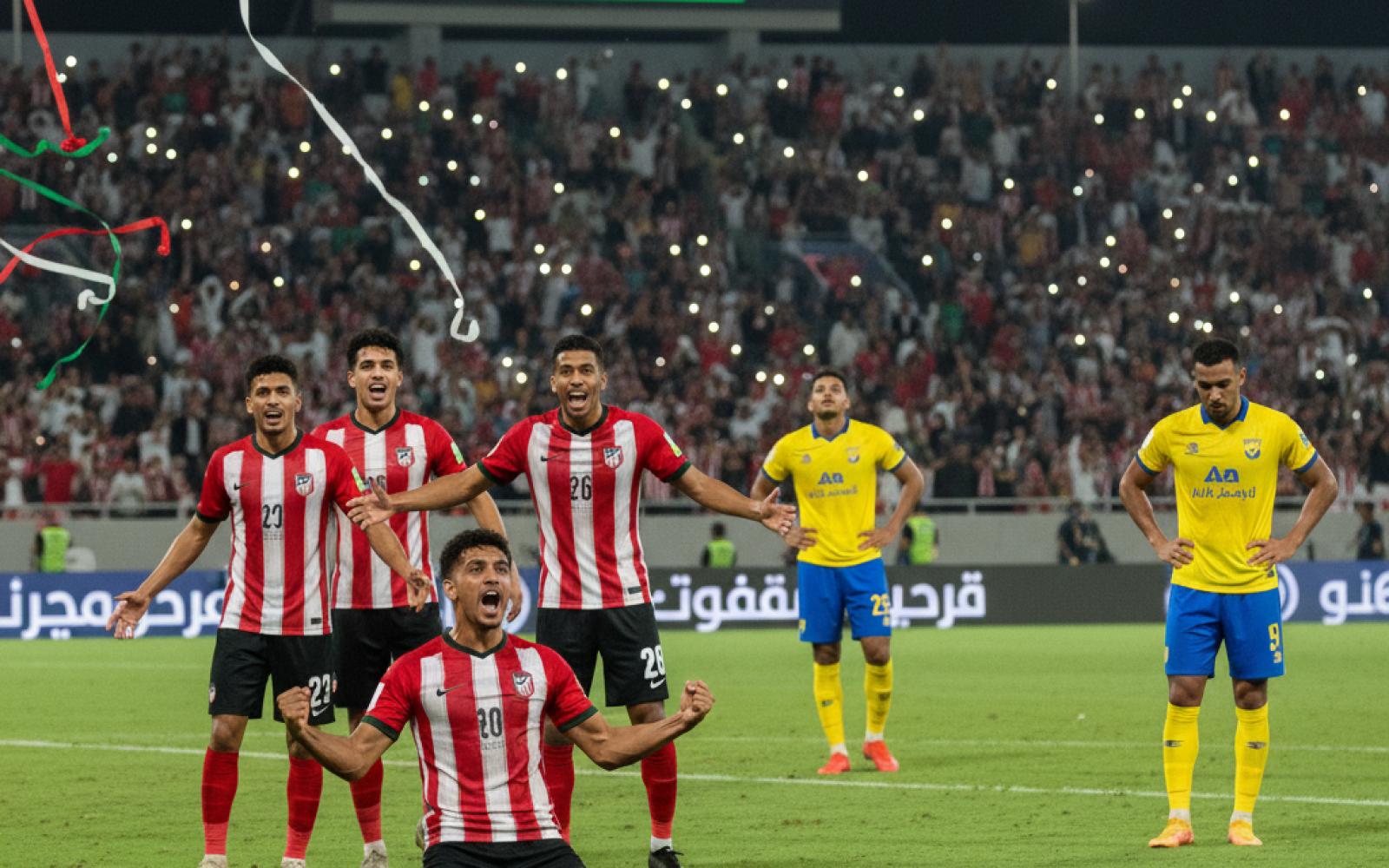 الأهلي يلحق الخسارة الأولى بالنصر في قمة مثيرة بالدوري السعودي والاتفاق يحقق فوزاً مهماً