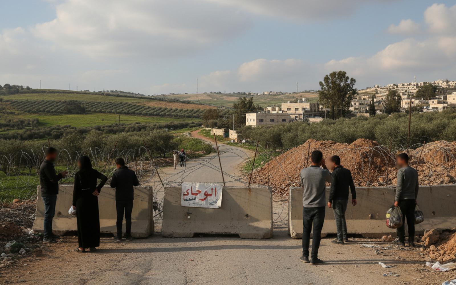 إغلاق مدخل اللبن الشرقية جنوب نابلس يضاعف معاناة الأهالي بعد شهر ونصف من إعادة فتحه