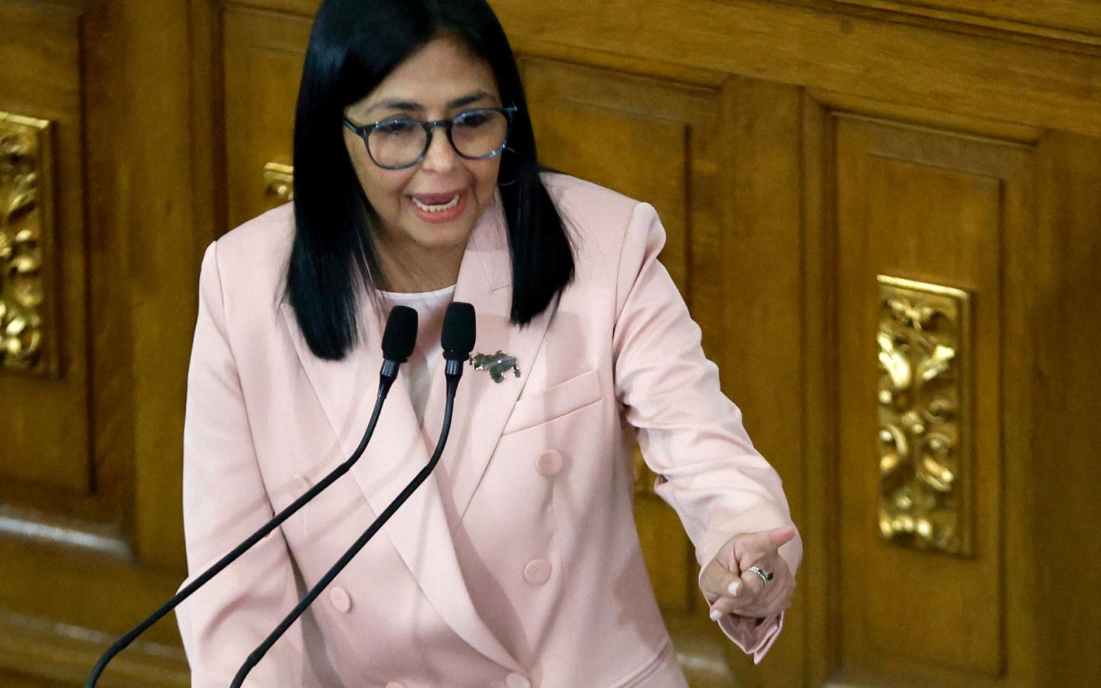 واشنطن تعتقل مادورو: فنزويلا تشهد تحولاً سياسياً وتفتح باب التعاون مع الولايات المتحدة