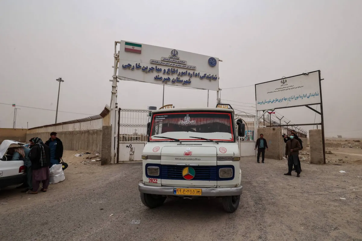 مأساة إنسانية: البرد يقتل مراهقين أفغاناً في رحلة البحث عن حياة أفضل بإيران