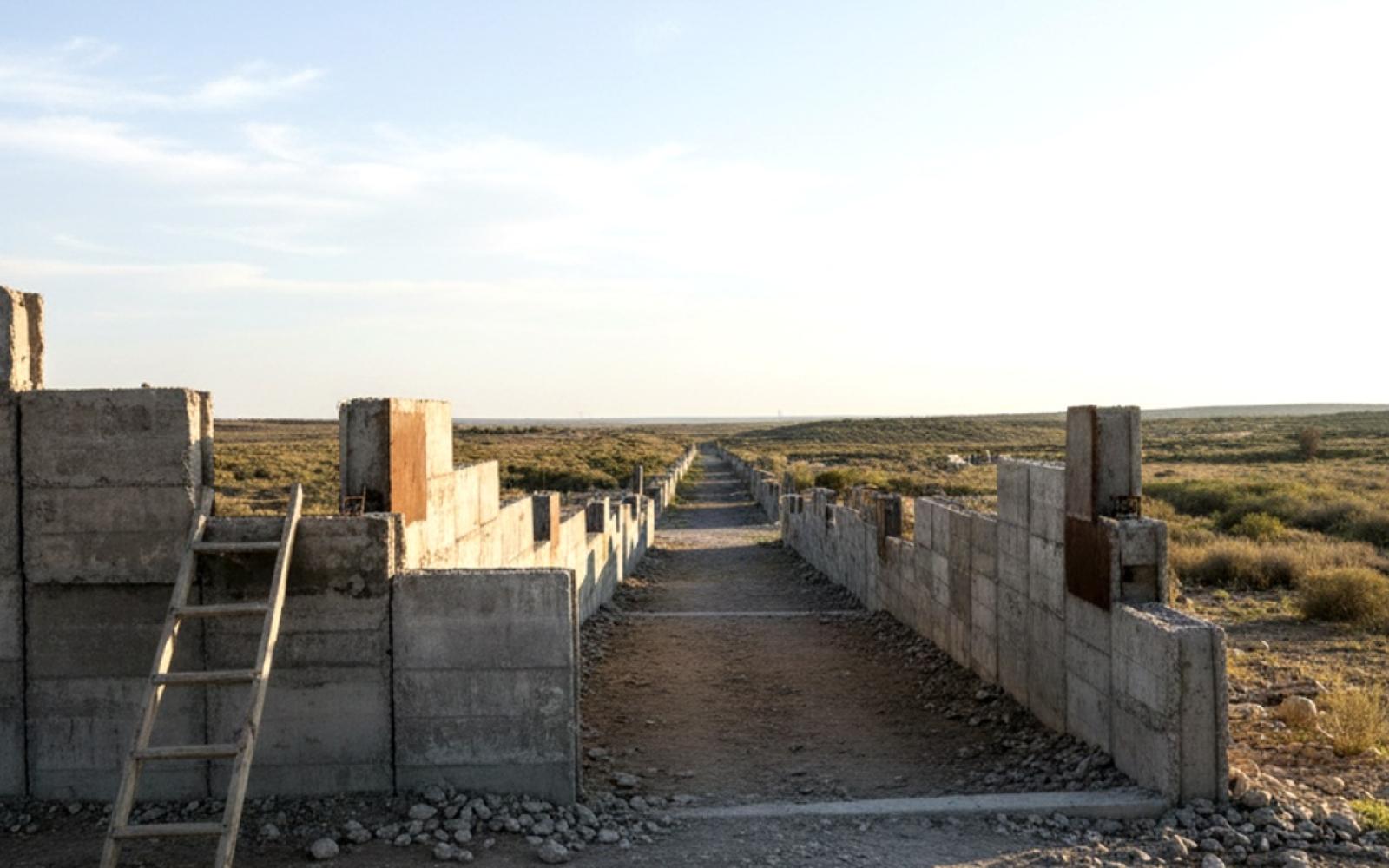 تضييق استيطاني خطير: مستوطنون يغلقون طرقًا زراعية بنابلس لتهجير المزارعين