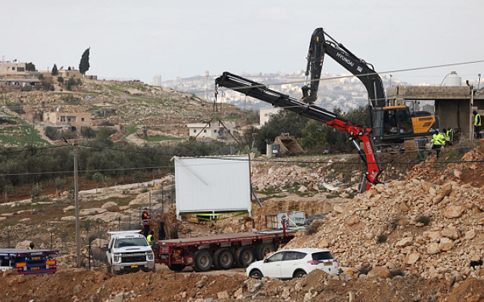 تقرير فلسطيني يكشف غزوًا استيطانيًا واسعًا وتهامًا للأراضي واعتداءات قياسية بالضفة في 2025