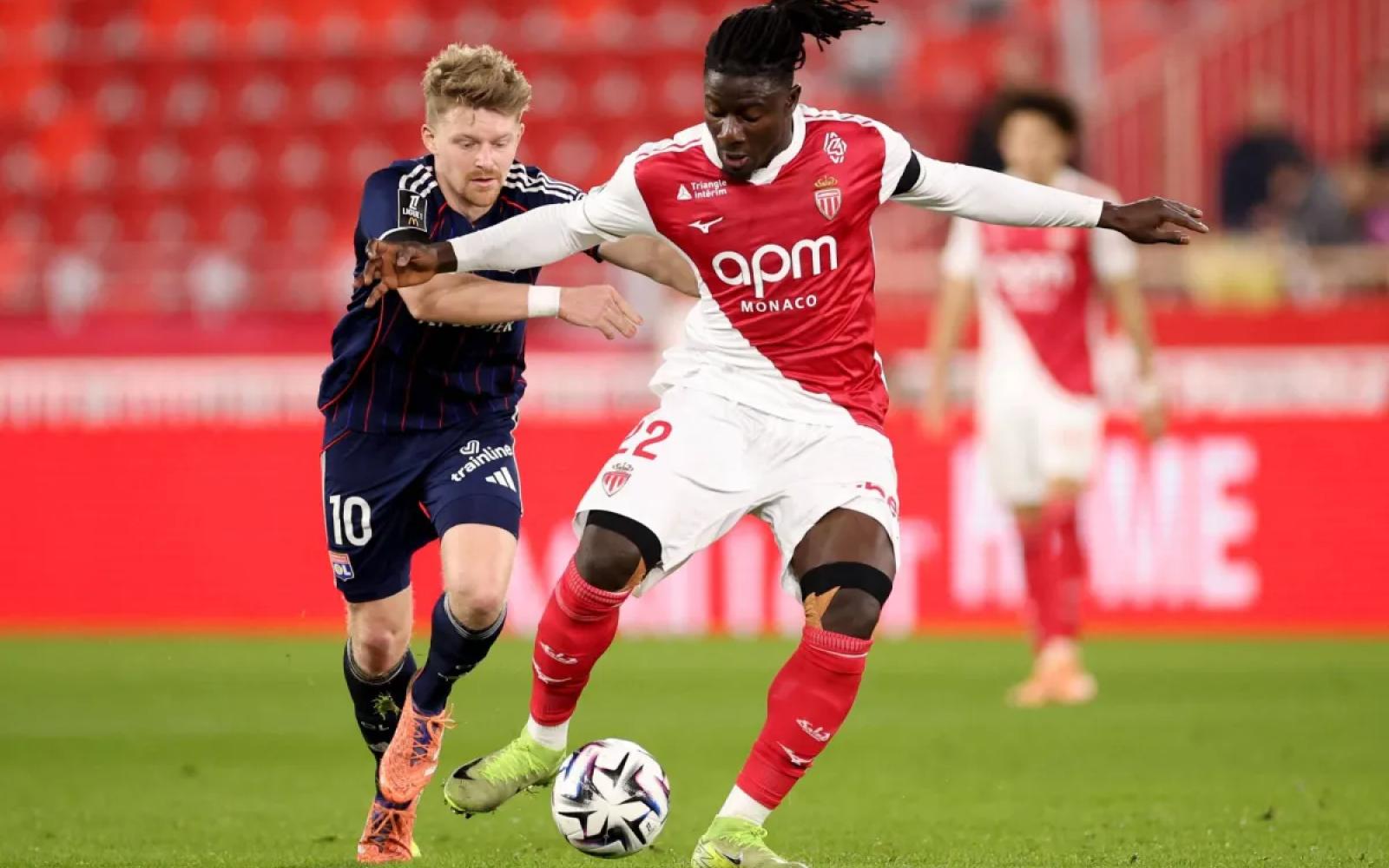 صدمة لموناكو: المدافع الغاني ساليسو يتعرض لقطع في الرباط الصليبي وغياب طويل عن الملاعب