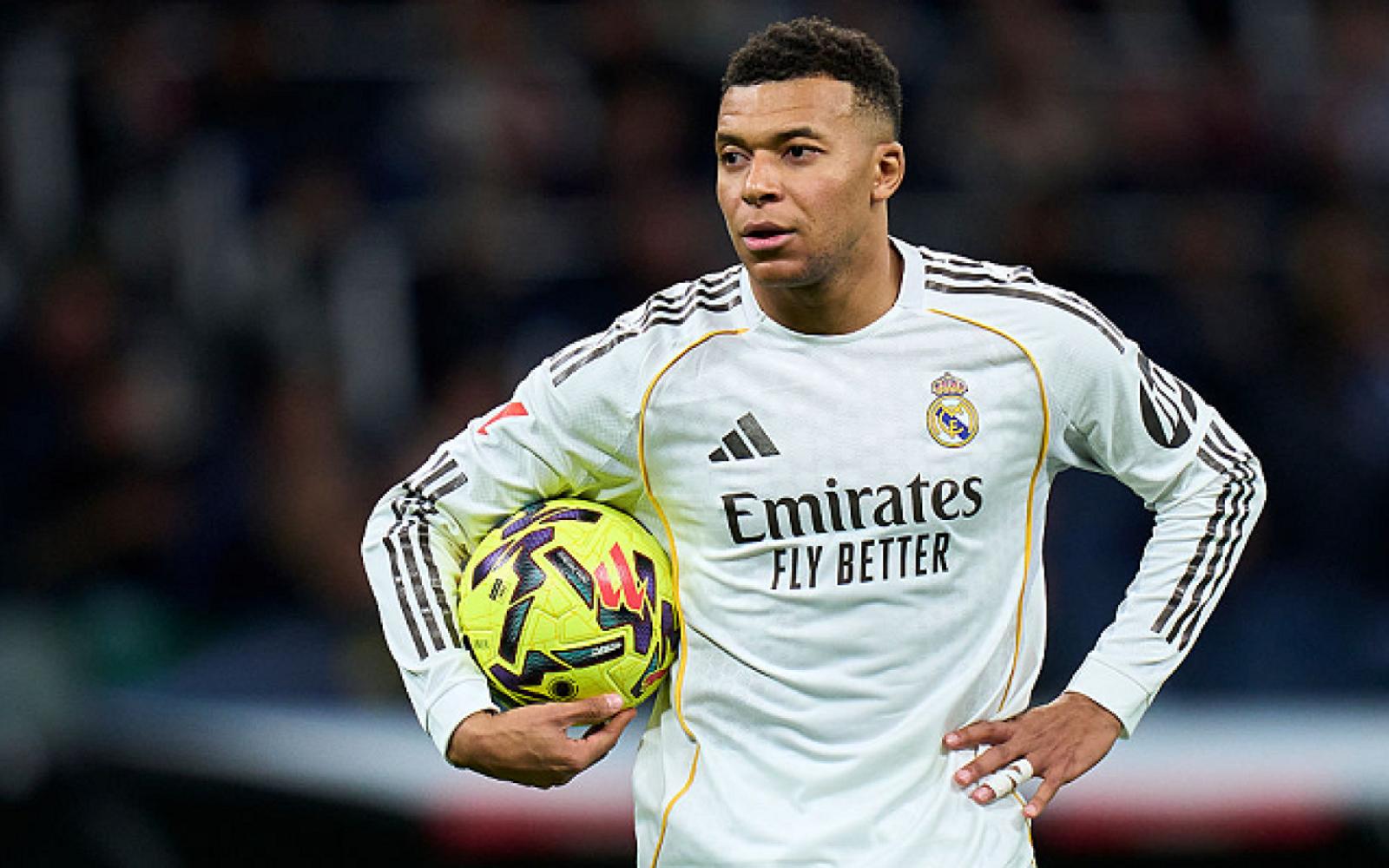 ضربة قوية لريال مدريد: مبابي يغيب عن السوبر الإسباني بإصابة في الركبة