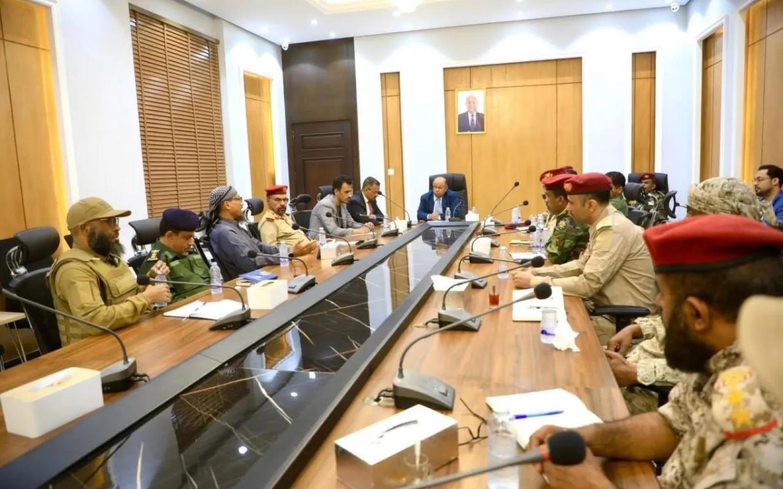 قوات درع الوطن تعلن استقرار حضرموت الأمني وتطالب بإعادة الأسلحة والممتلكات المنهوبة