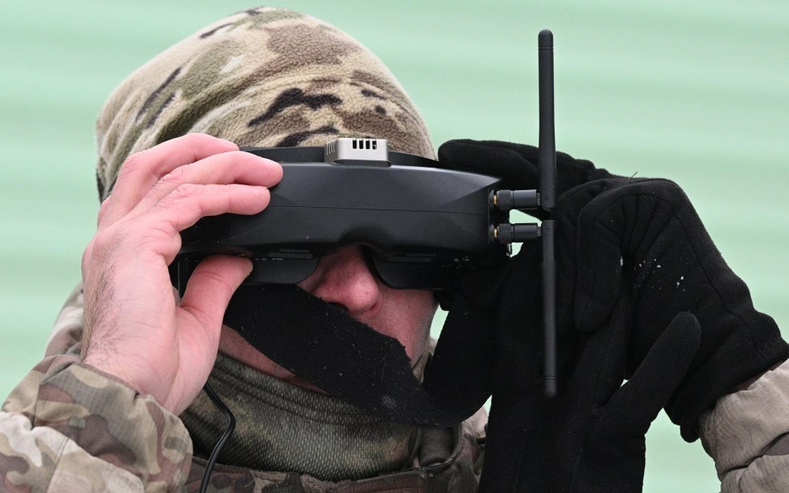 خبير أمريكي يكشف: استخبارات غربية تقف وراء هجمات المسيرات على مقر بوتين وخيرسون