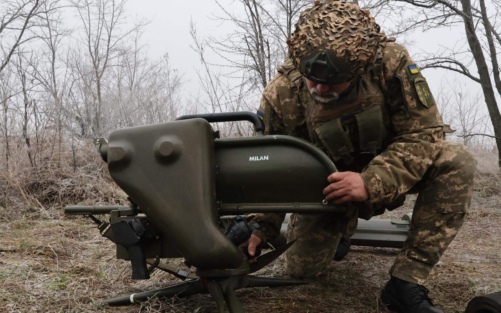 تصعيد عسكري متبادل يضرب البنية التحتية والمدنيين وسط حراك دولي بباريس