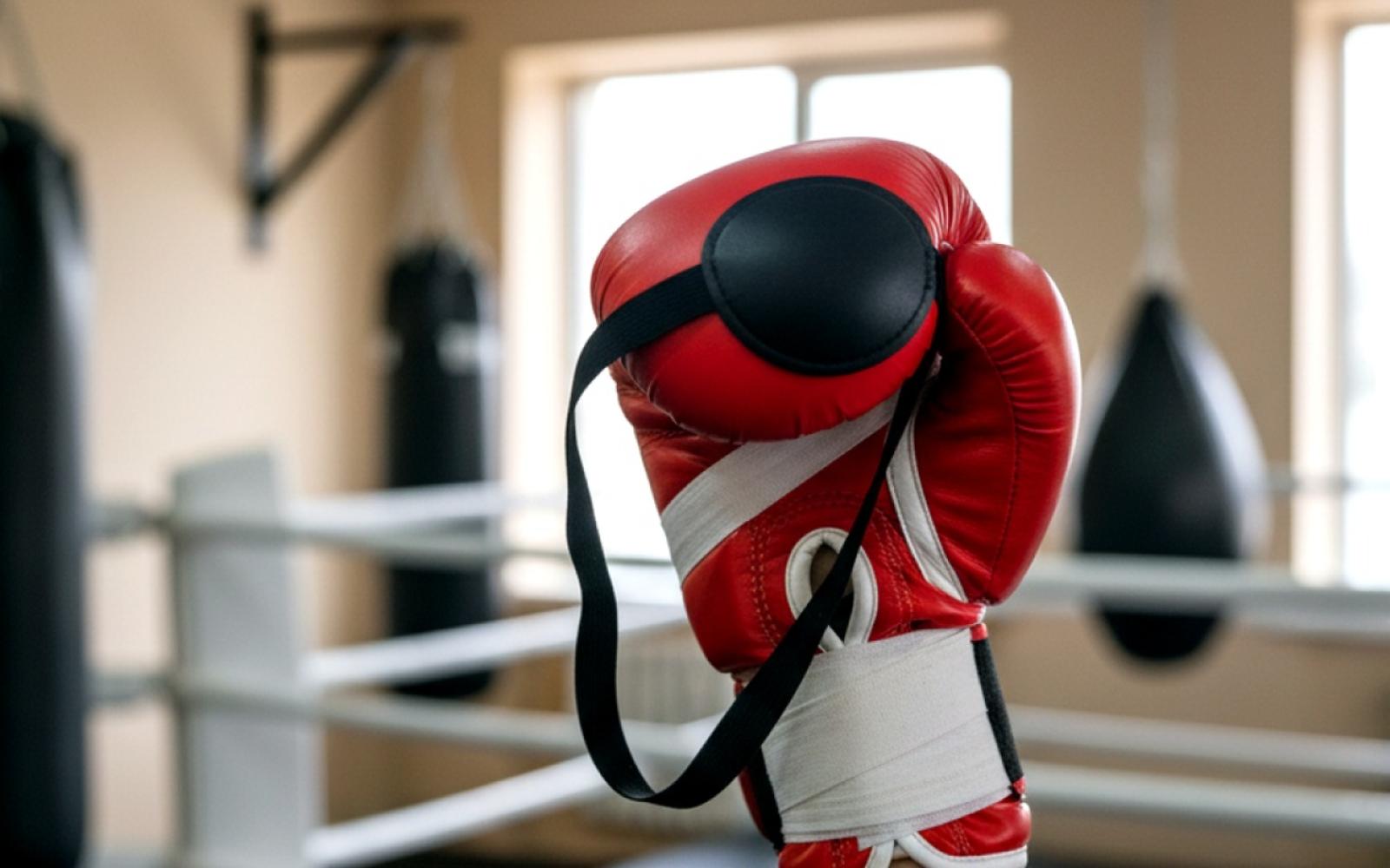 "بعين واحدة".. الملاكم سميح سعود يواجه ويلات الحرب بعد أن حرم من حلمه الدولي