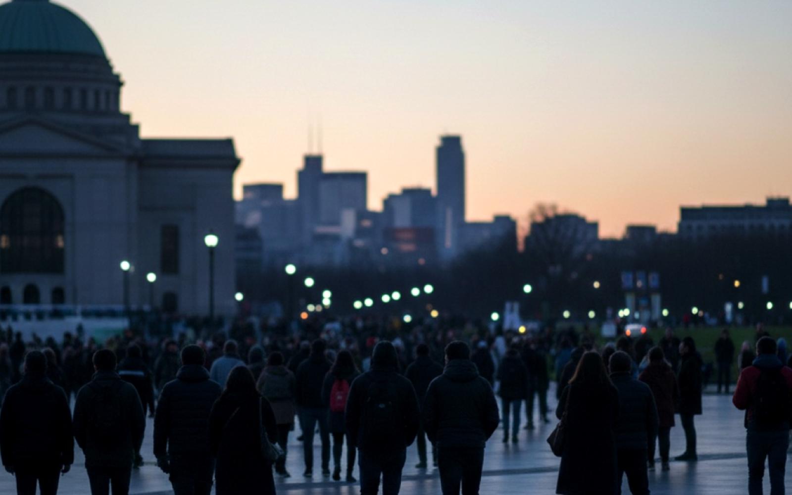 احتجاجات إيران تتسع والنظام يهدد برد استباقي وسط تصاعد العنف