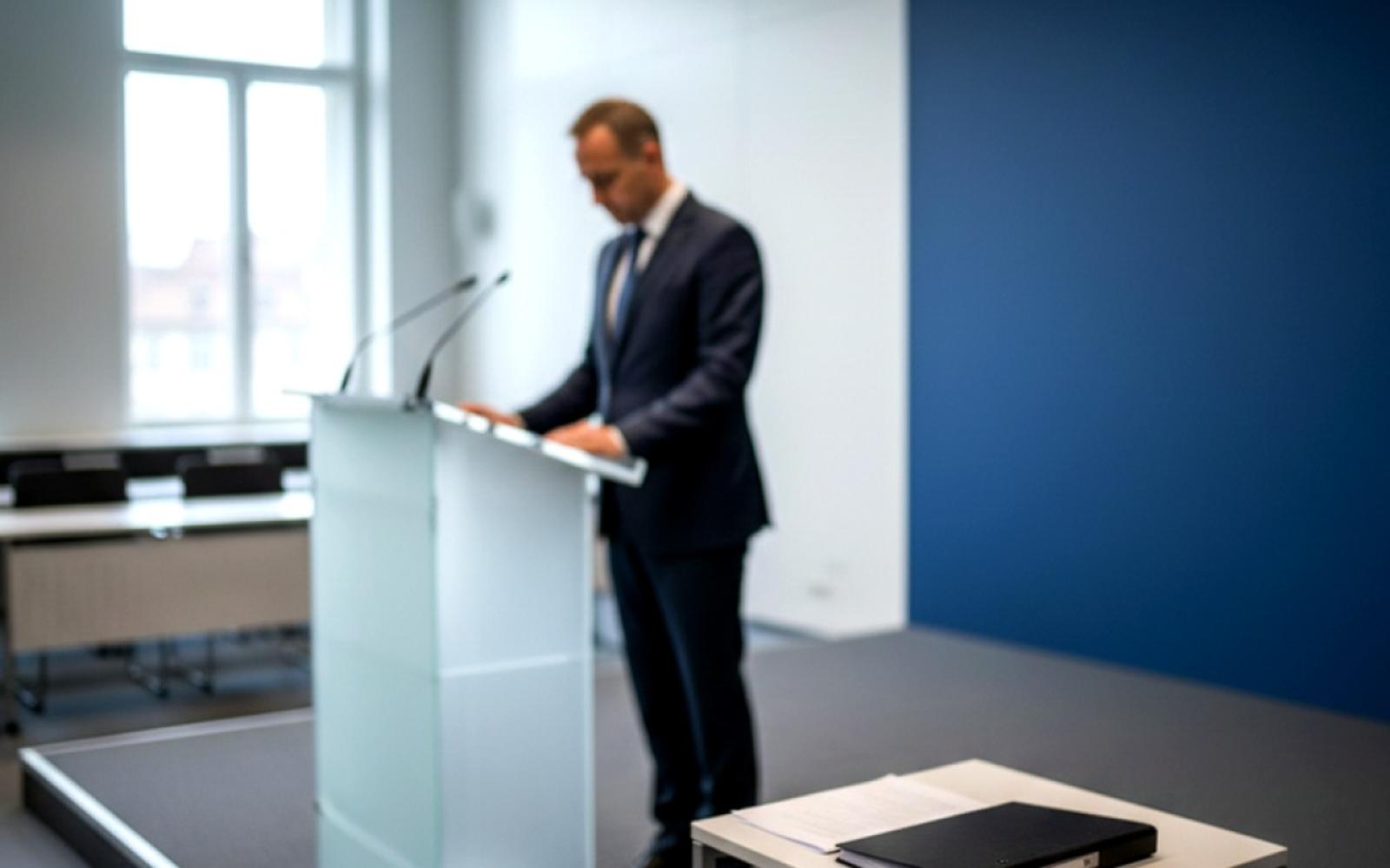 صدمة الاعتزال المبكر تطارد نيمار.. تدخل والده ينقذ مسيرته الكروية