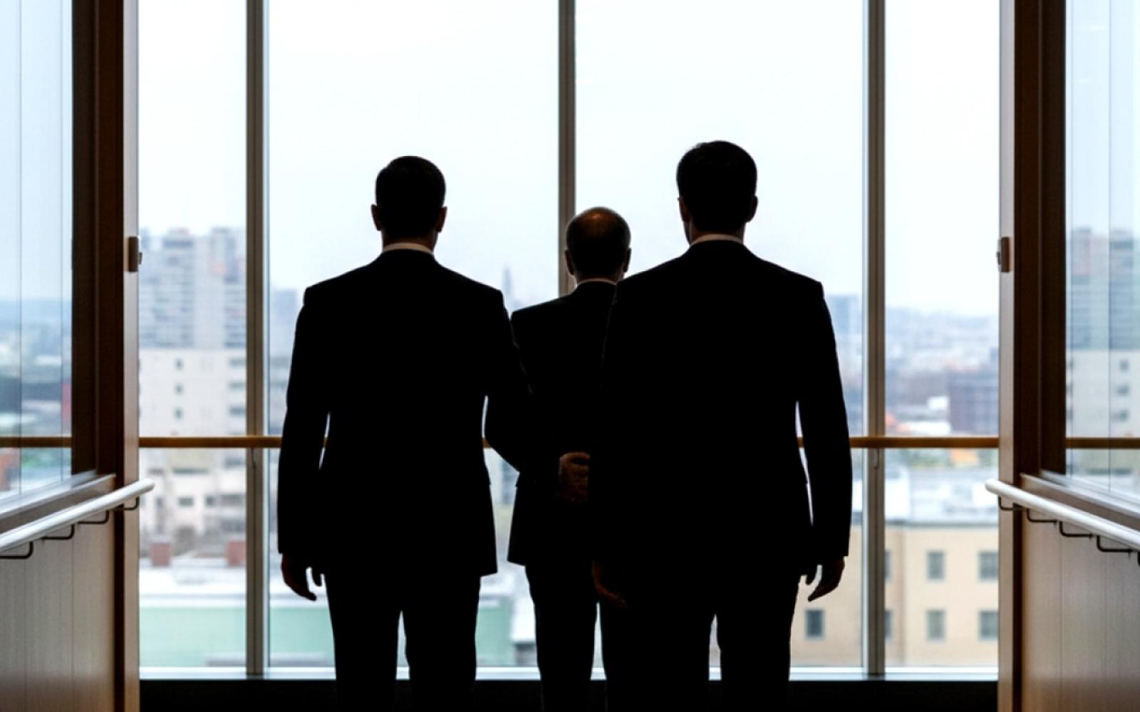 واشنطن تعتقل مادورو بعد غارات على كراكاس: إدانات دولية وتحذيرات من انهيار النظام العالمي