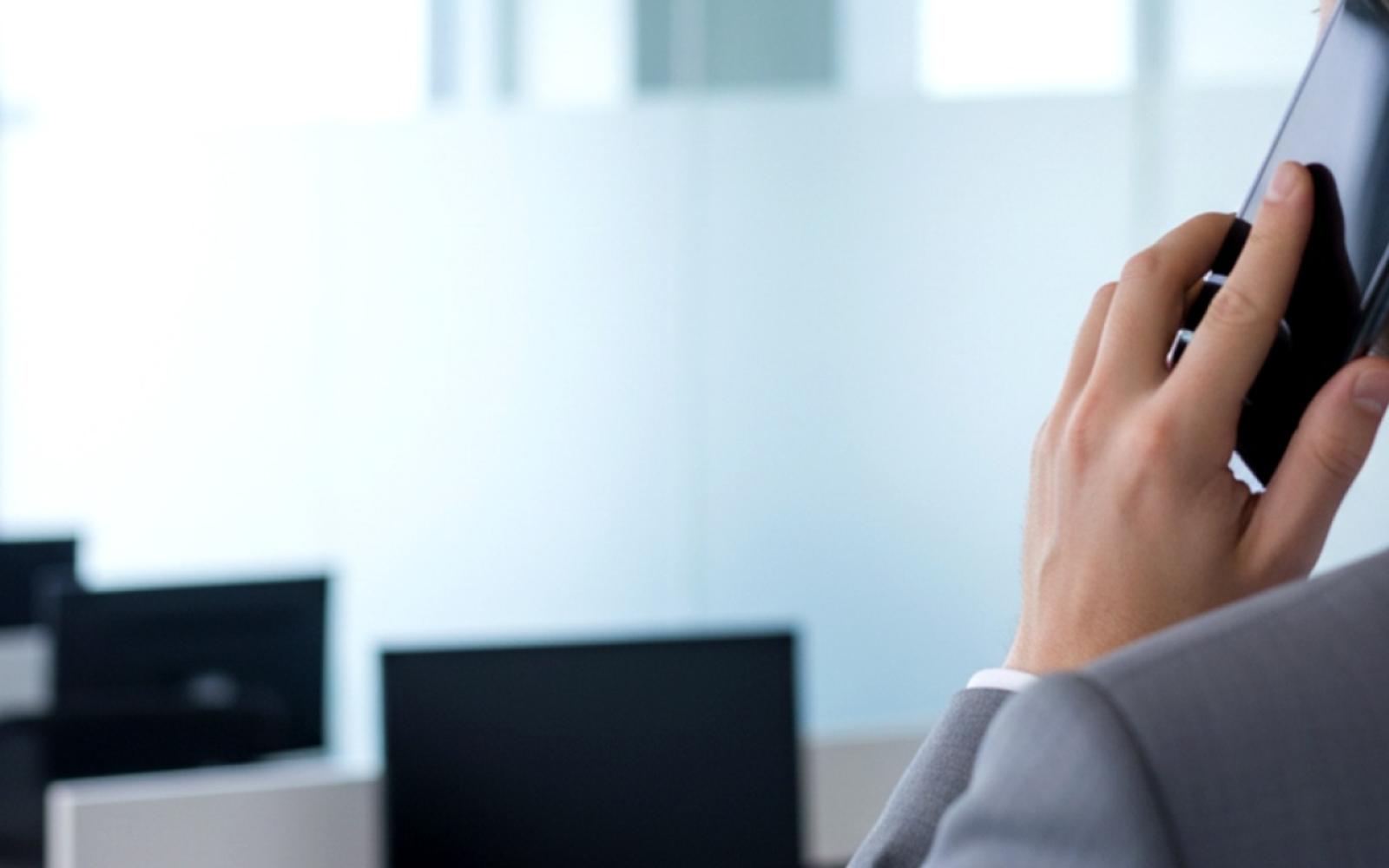 مكالمة ترامب تدفع الرئيس الكولومبي لتعديل خطابه بعد تصريحات كادت تصعد الأزمة