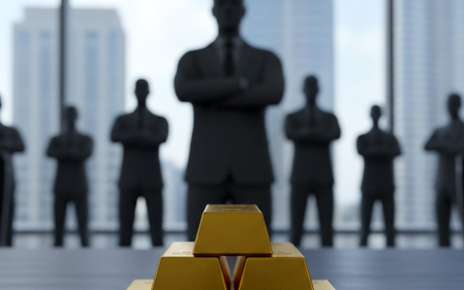 المستثمرون يترقبون: الذهب يتراجع مع ارتفاع الدولار قبيل بيانات الوظائف الأمريكية الحاسمة