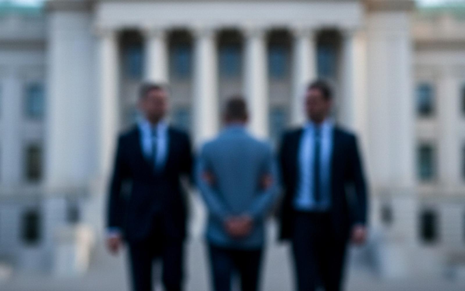 أمريكا تعتقل مادورو وزوجته: تحذير لدول المنطقة وسيادة الدول في مهب الريح