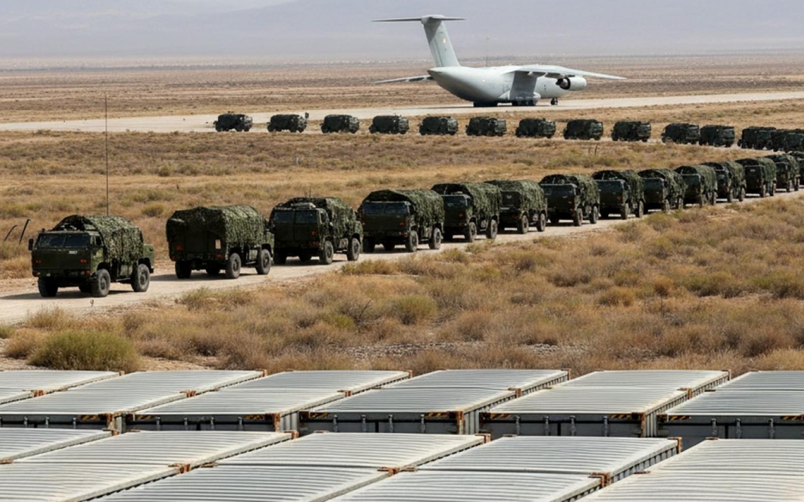 حلب تشهد تصعيداً عسكرياً: الجيش السوري يهاجم قسد ويؤمن ممرات إنسانية