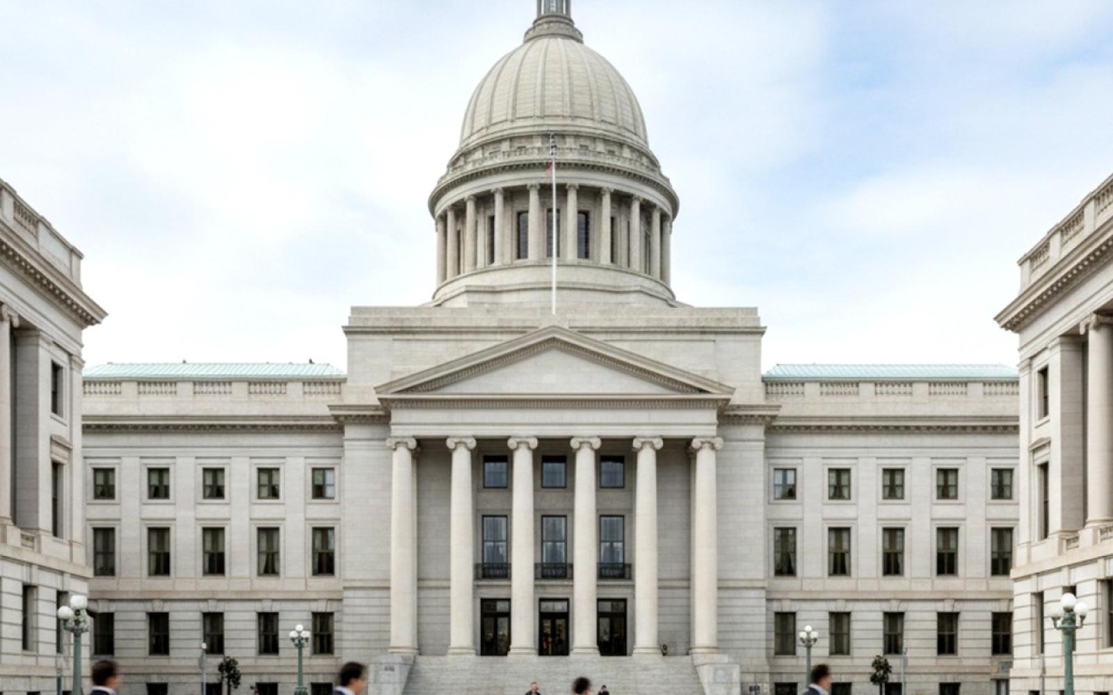 الشيوخ الأميركي يوجه توبيخاً لترامب ويحد من صلاحياته العسكرية تجاه فنزويلا