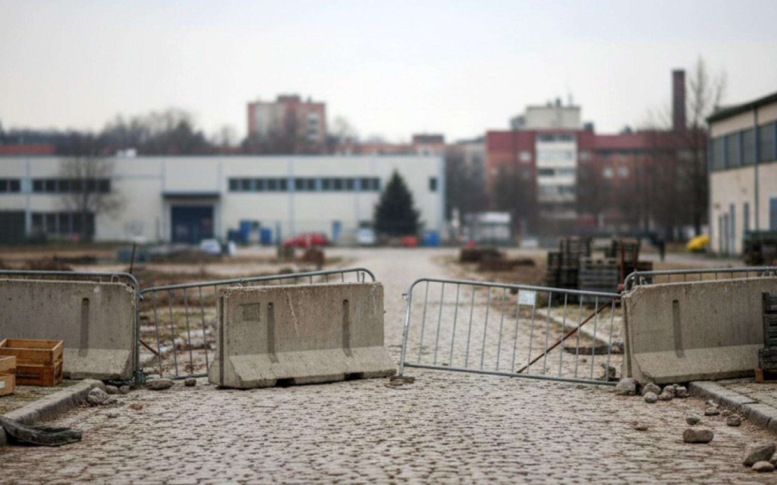 توغل الاحتلال يفاقم أزمة غزة: المساعدات محظورة والقصف يوقع الضحايا