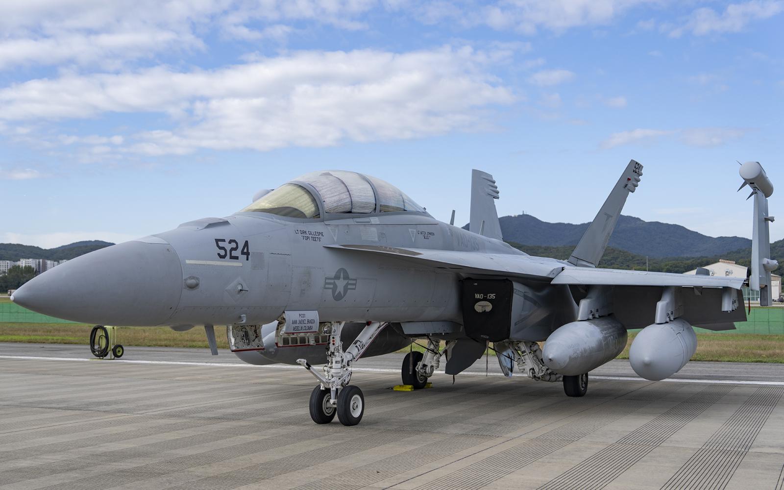 طائرة حرب إلكترونية متطورة تكشف عن عودة الحرب السيبرانية باعتقال مادورو بفنزويلا