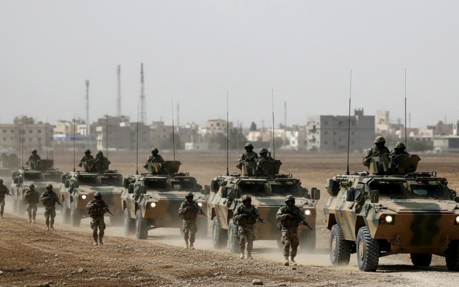 قوات الاحتلال تتوغل جنوب لبنان وتفجر منزلاً في يارون وسط تصاعد الاعتداءات