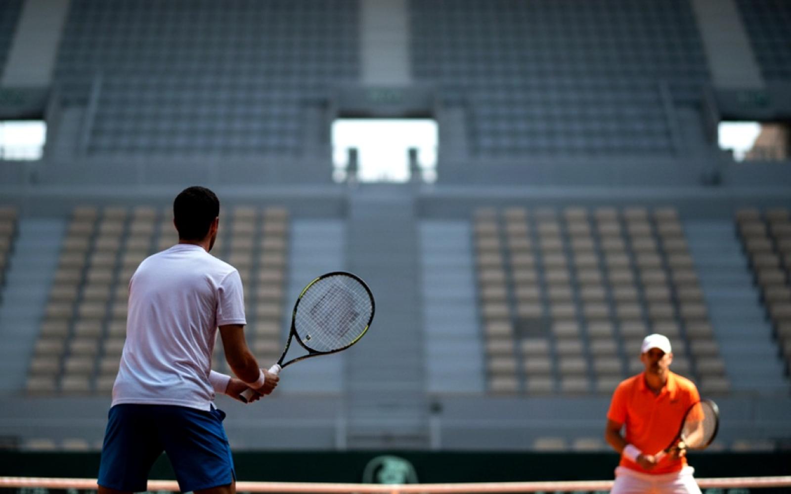 ألكاراس وسينر يستعدان لمواجهة استعراضية بكوريا الجنوبية ويناقشان اللعب زوجياً