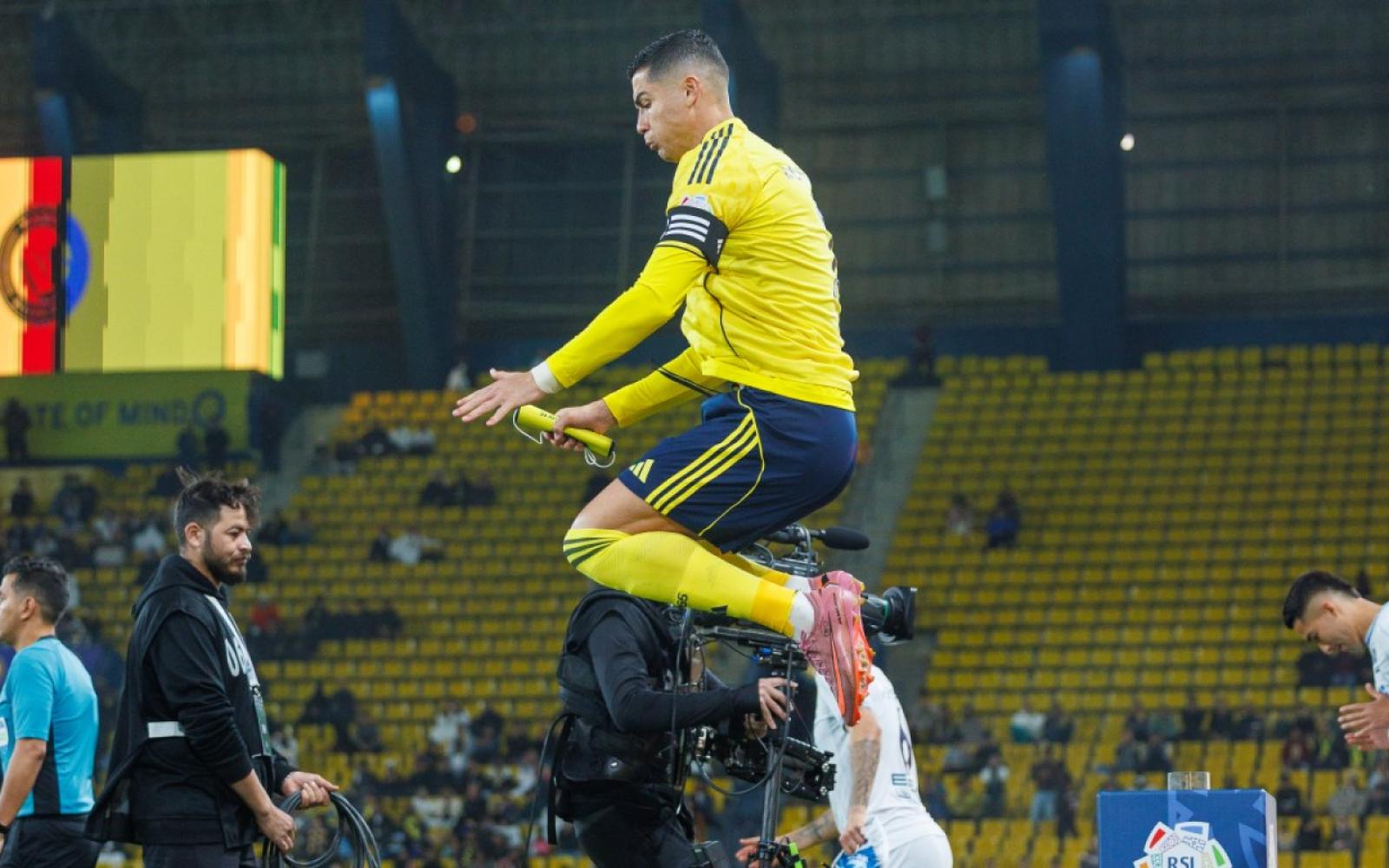 موهبة خفية: هل يصبح كريستيانو رونالدو نجم هوليوود الجديد بعد اعتزاله؟