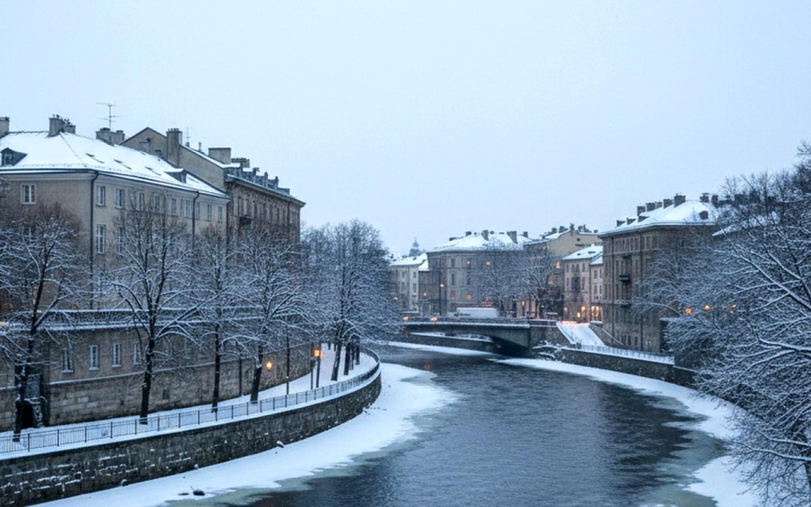 موسكو تتألق شتاءً: الزينة الاحتفالية وصفة سحرية لاستعادة الطاقة النفسية والبهجة