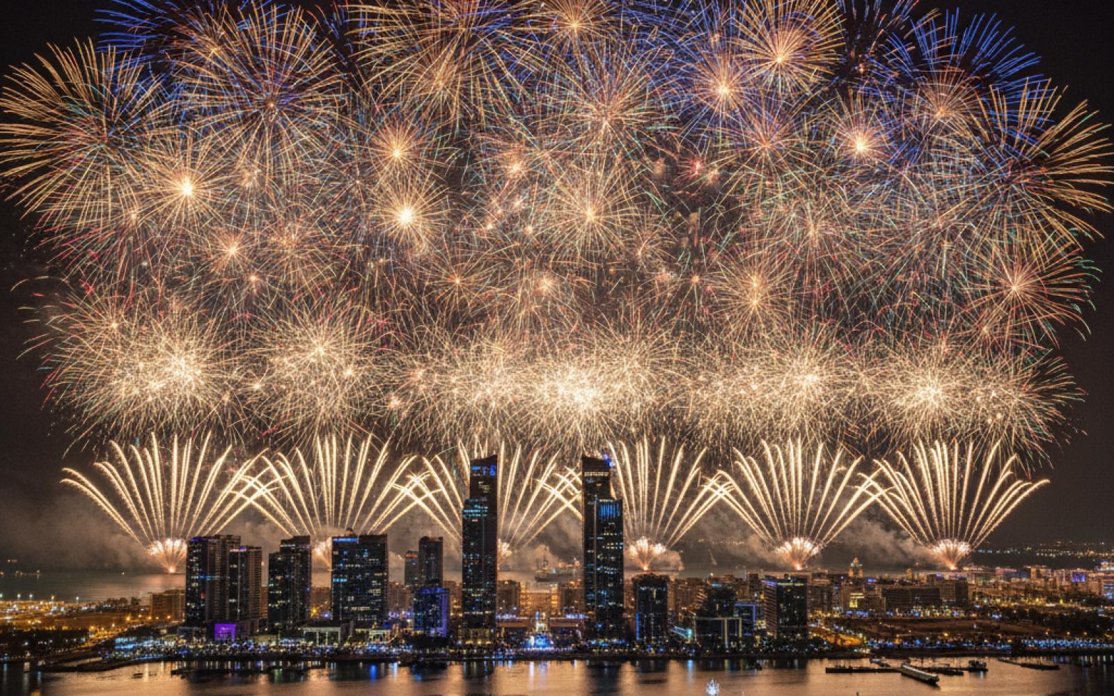 رأس الخيمة تبهر العالم بأضخم عرض للألعاب النارية وتسجل رقماً قياسياً عالمياً في احتفالات 2026