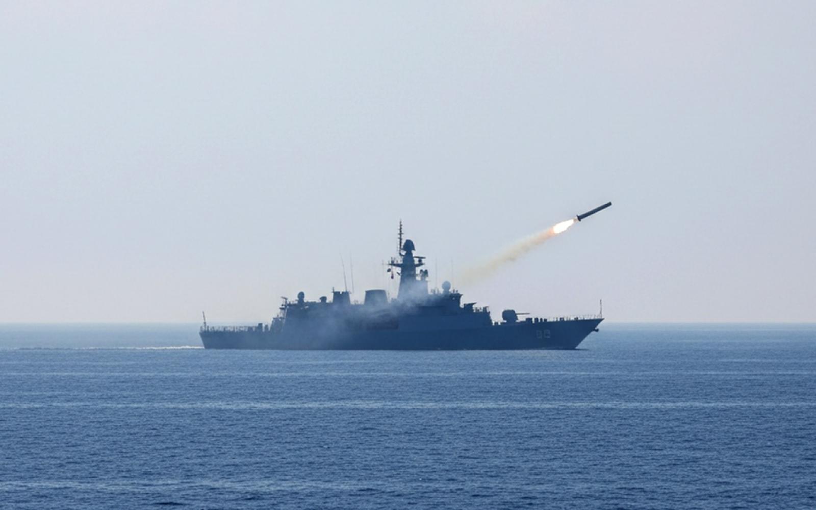 البحرية الإسرائيلية تطلق النار على سفينة مصرية بمياه غزة الإقليمية وسط تبرير بالإجراءات المتبعة