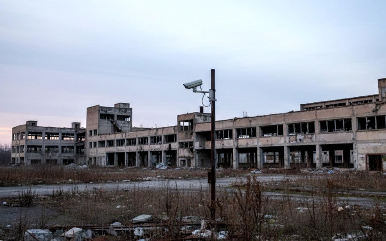 فيديو يوثّق وحشية المستوطنين: اعتداء مروع على مسن فلسطيني في دير شرف بالضفة الغربية