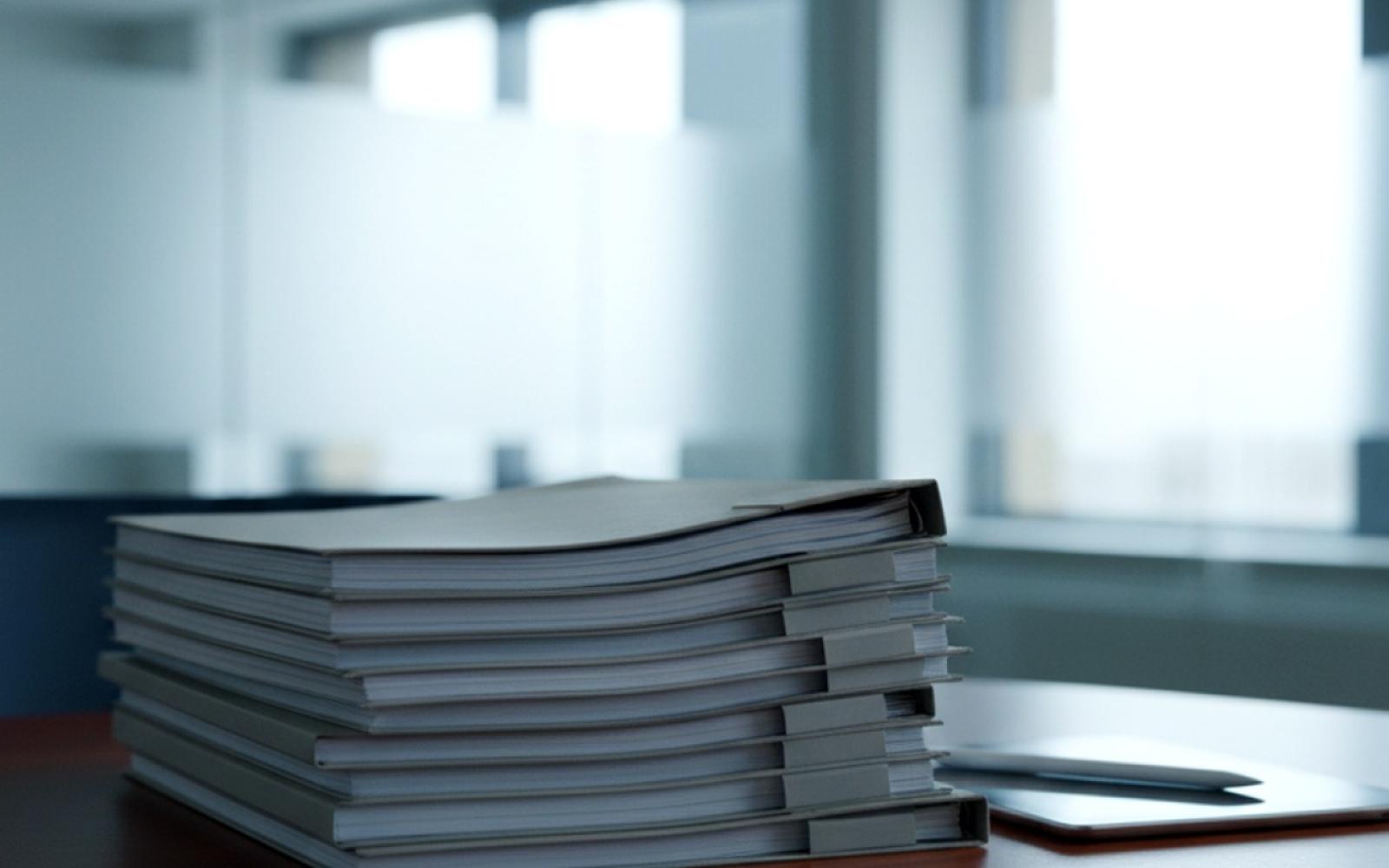 تونس: تقرير صادم يكشف هدر مليارات الدنانير وتدهور الخدمات بالقطاع العام