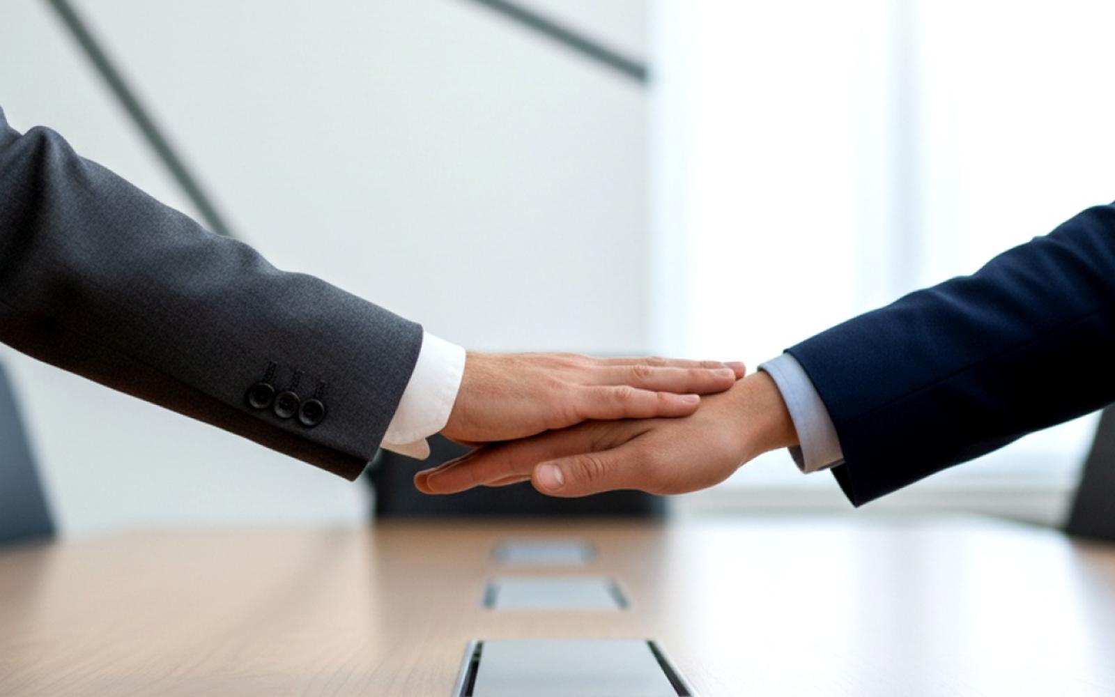 سياسي فنلندي يدعم دعوة ميلوني للحوار مع روسيا ويقترح قيادتها لمساعي السلام الأوروبي