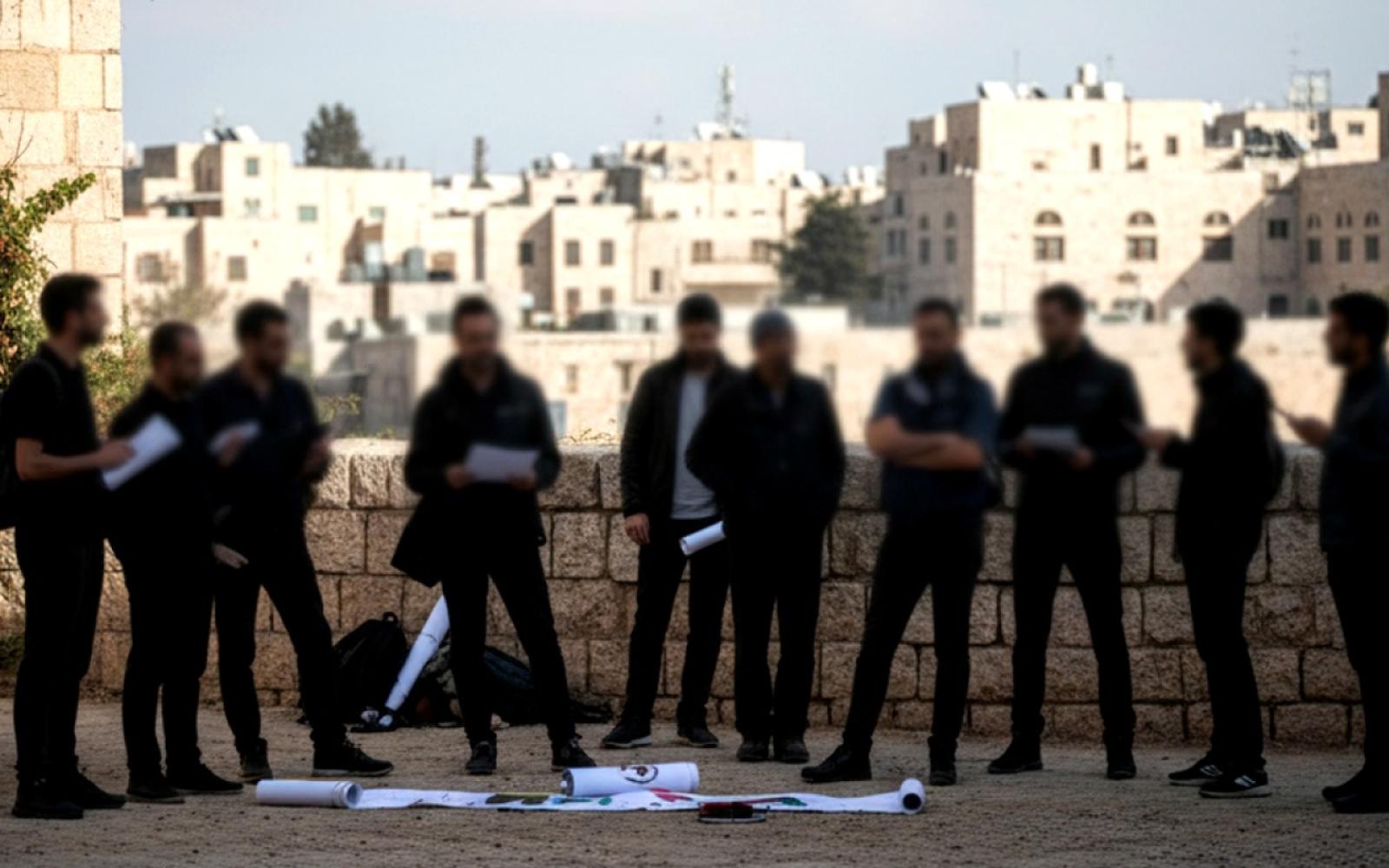 تدهور صحة نشطاء "فلسطين أكشن" المضربين عن الطعام في سجون بريطانيا يدق ناقوس الخطر