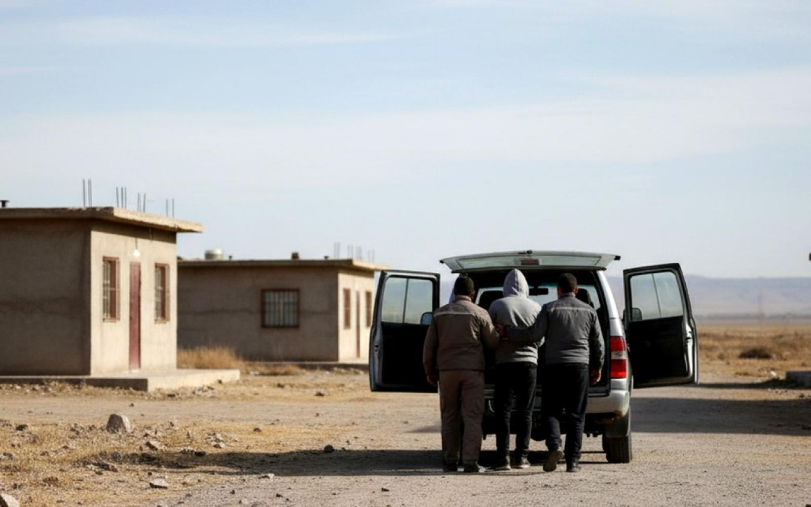 الاحتلال يعتقل مواطناً ويصادر مركبته في سوسيا جنوب الخليل وسط تصاعد الاعتداءات