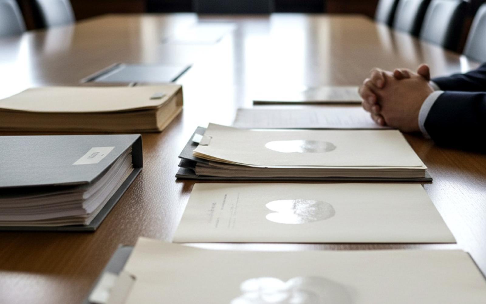 الرئاسة اليمنية تطالب الإمارات بالسماح لعضو مجلس القيادة بالالتحاق بزملائه في الرياض