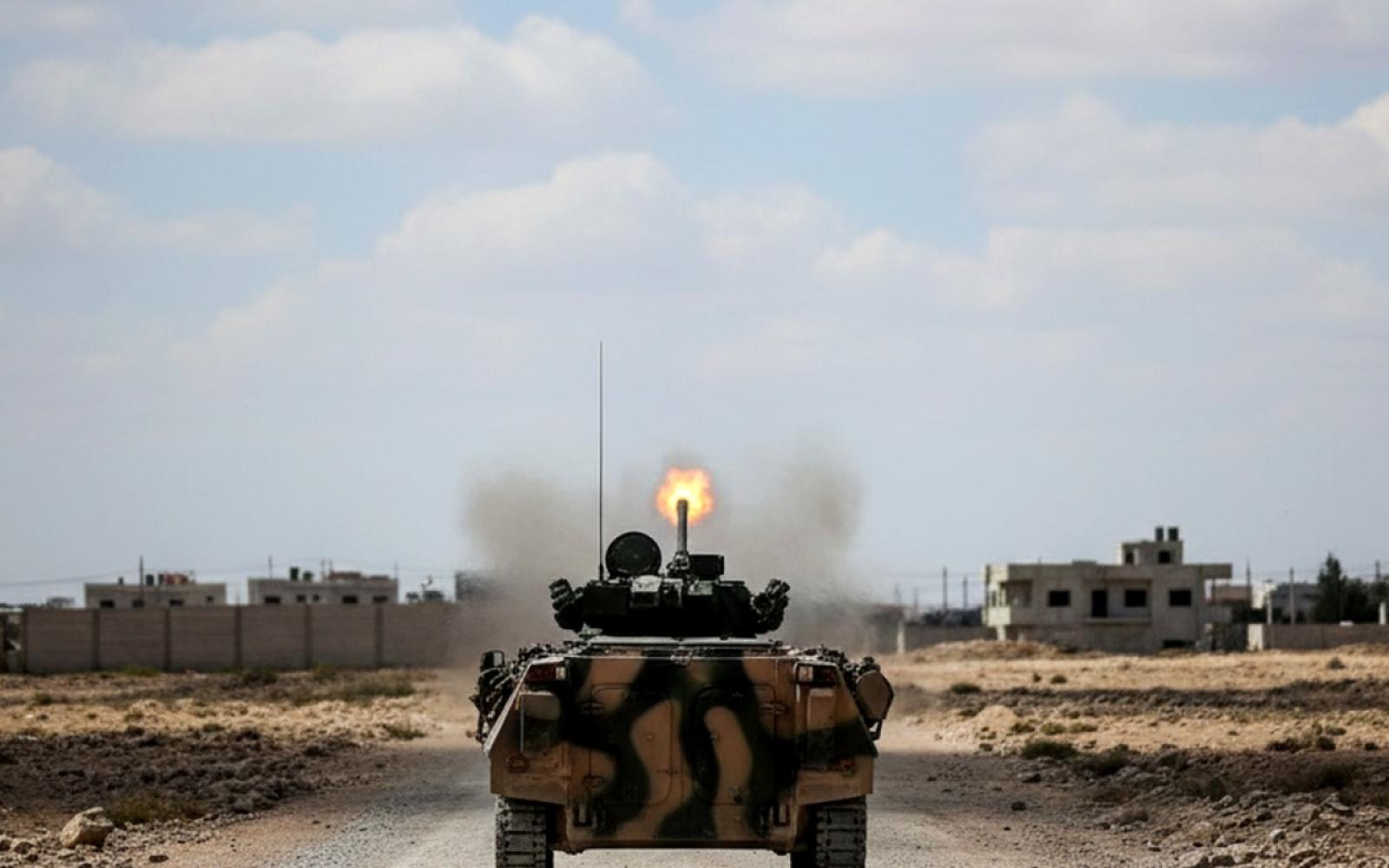 الاحتلال يطلق النار على شاب بالخليل ويمنع الإسعاف بزعم محاولة دهس جنود