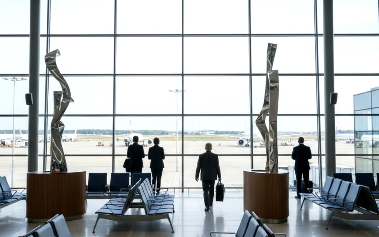 القاهرة تستقبل صدام حفتر لتعزيز التعاون العسكري وتجاوز فتور العلاقات الإقليمية