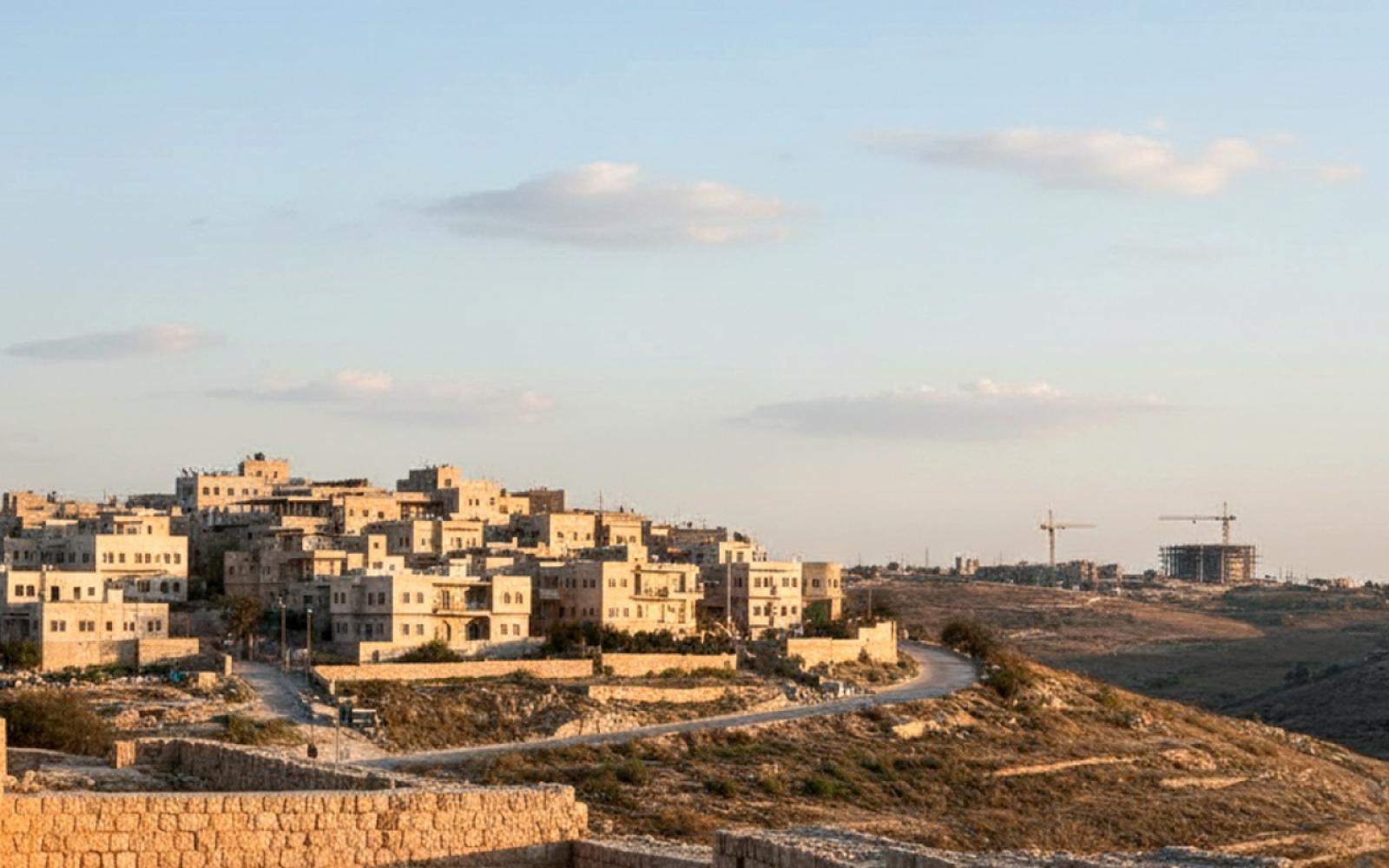 تصعيد بالضفة: الاحتلال يعتقل أبًا ونجله في الأغوار الشمالية ويقتادهما لمصير مجهول