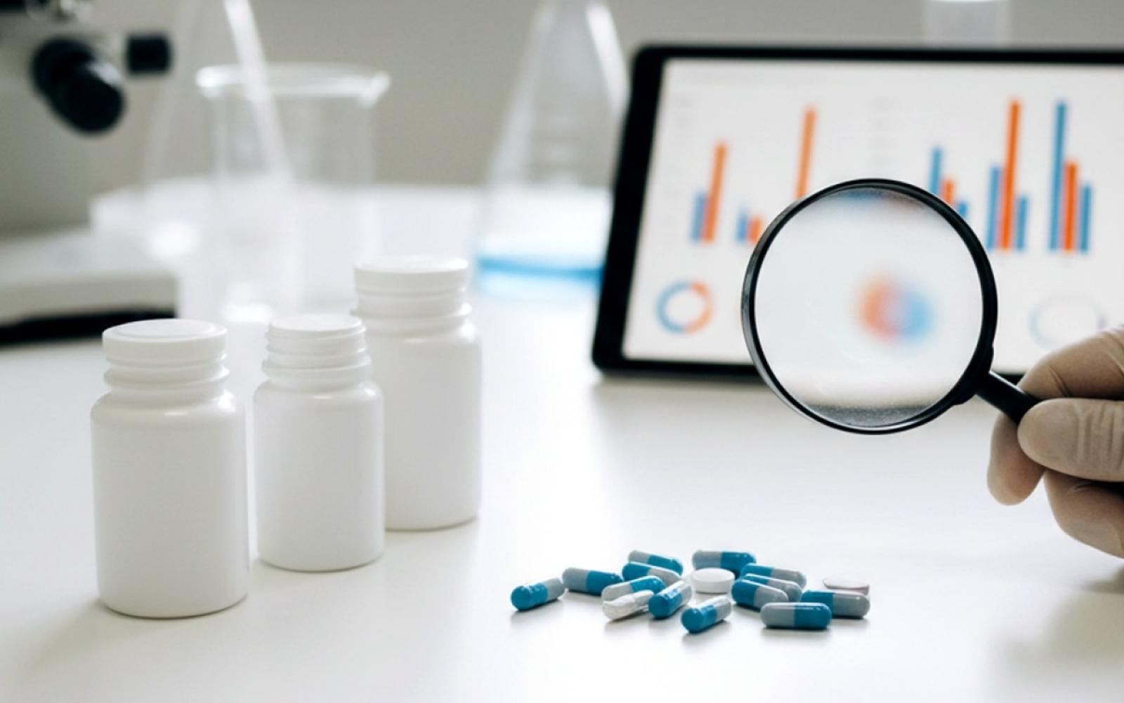 خبراء يحذرون: مكملات غذائية شائعة قد تضعف تأثير الأدوية وتفاقم المخاطر الصحية