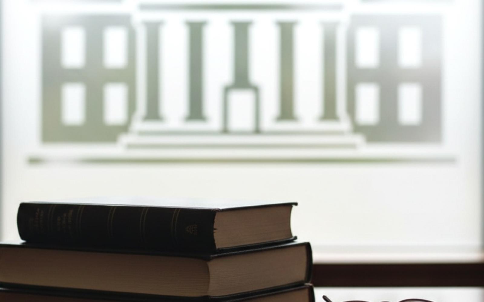 تحذيرات قضائية إسرائيلية: الحكومة تنتهك قرار المحكمة بتجنيد الحريديين وتهدد الديمقراطية