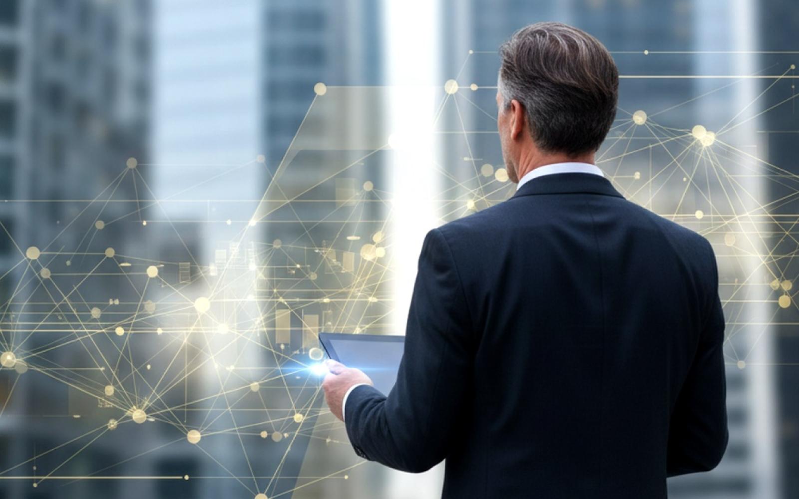 ملياردير أمريكي يثير الجدل بتبرعه لعميل أمن قتل امرأة متذرعاً بمبدأ البراءة