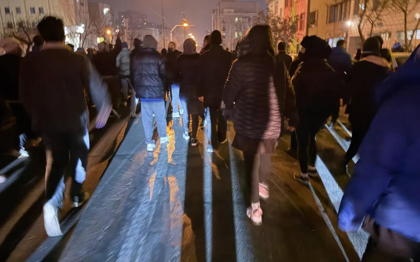 "سبيس إكس" تطلق خدمة "ستارلينك" المجانية في إيران لدعم المحتجين وكسر حجب الإنترنت