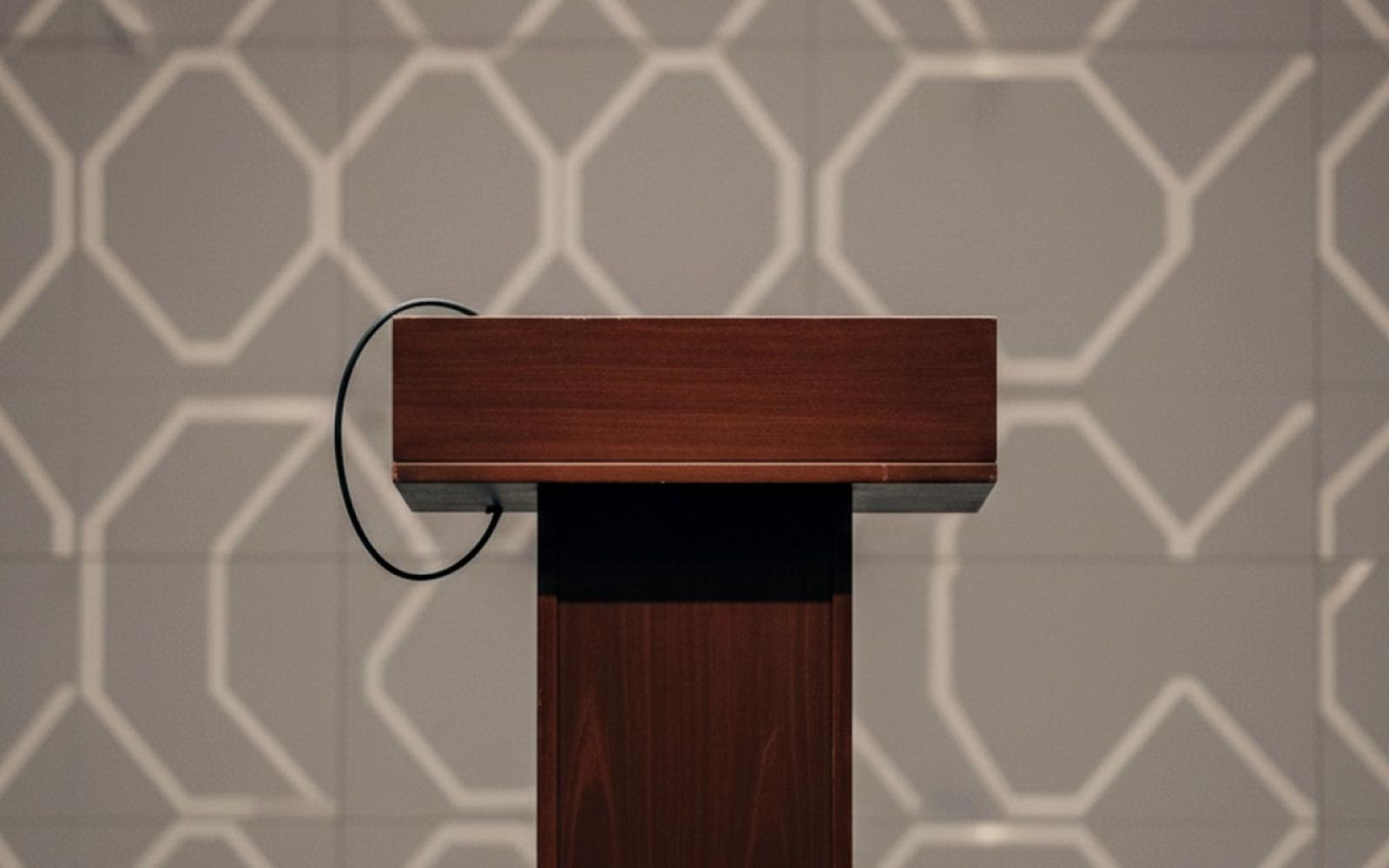 ترامب يطلق تهديدات بغزو دول أميركية ويتبنى "نهج دونرو" متجاوزاً السلطات