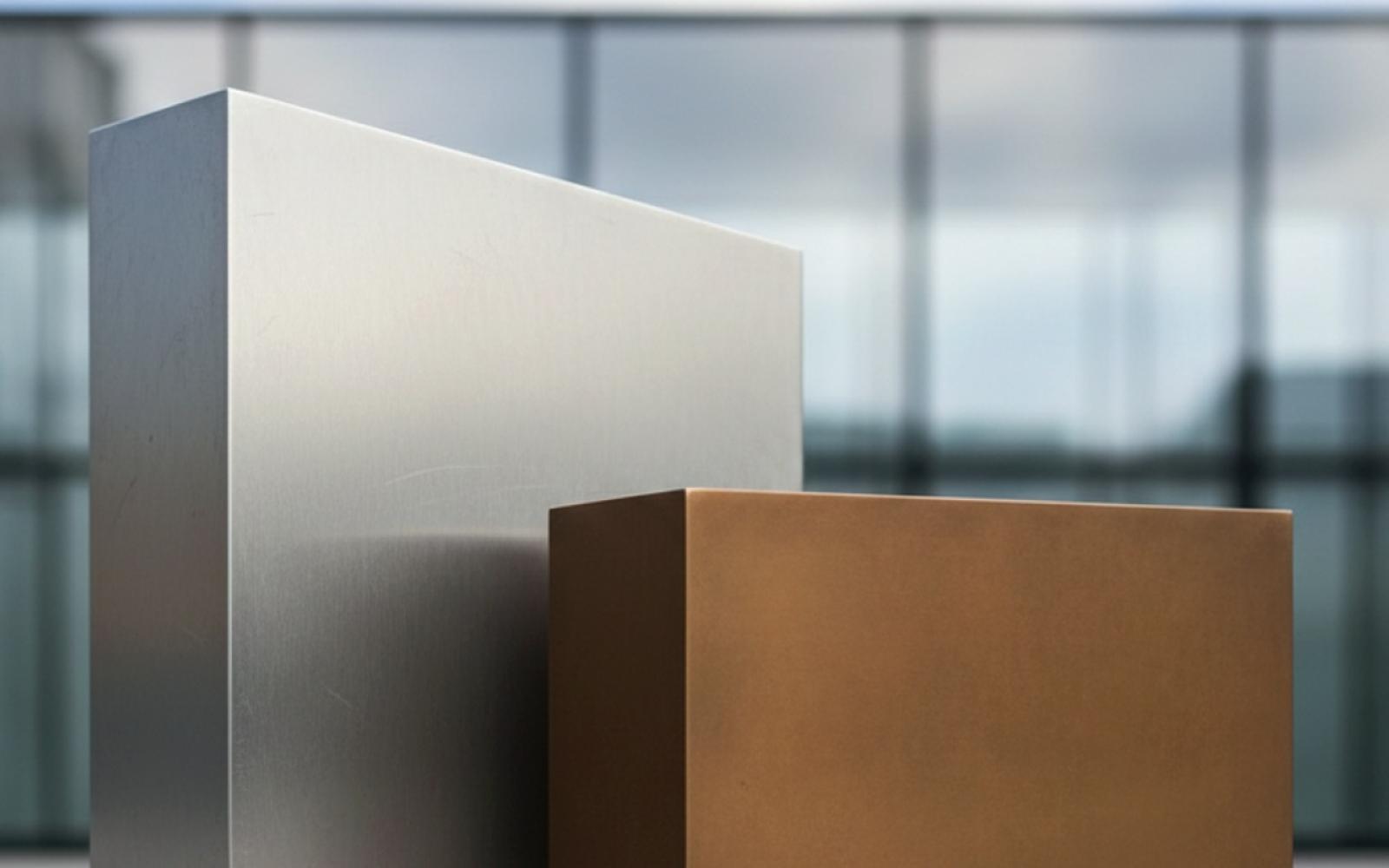 واشنطن تصعد ضد طهران: ترامب يلغي اجتماعاً ويوجه رسالة للمتظاهرين الإيرانيين