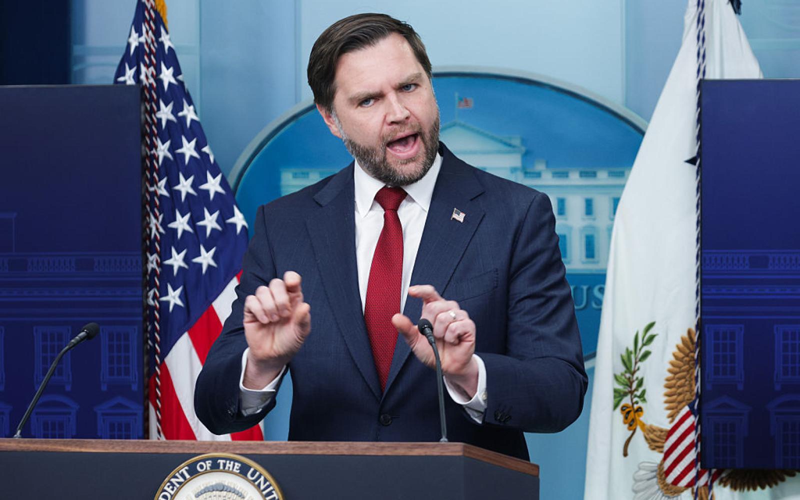 فيديو مسرب يطيح بحارس نائب ترامب: الخدمة السرية توقفه وتحقق بالواقعة