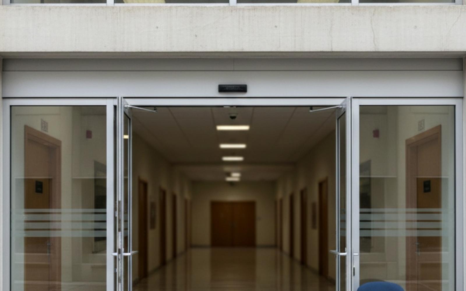 مكتب التحقيقات الفيدرالي يفتش منزل صحفية بواشنطن بوست للاشتباه بكشف أسرار حكومية