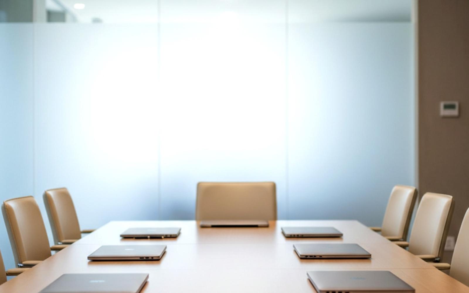 وزير الصحة الأمريكي يستغرب بقاء ترامب حياً رغم نظامه الغذائي "غير المتزن"