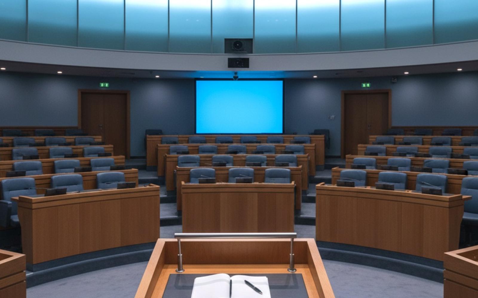 برلماني دانماركي يحذر من سيناريو كارثي في أزمة غرينلاند وسط تلميحات أمريكية بخيارات عسكرية