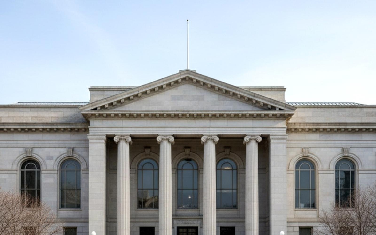 المحكمة العليا الأمريكية تؤجل الفصل في دستورية رسوم ترمب الجمركية، وتترك الاقتصاد العالمي في حالة ترقب