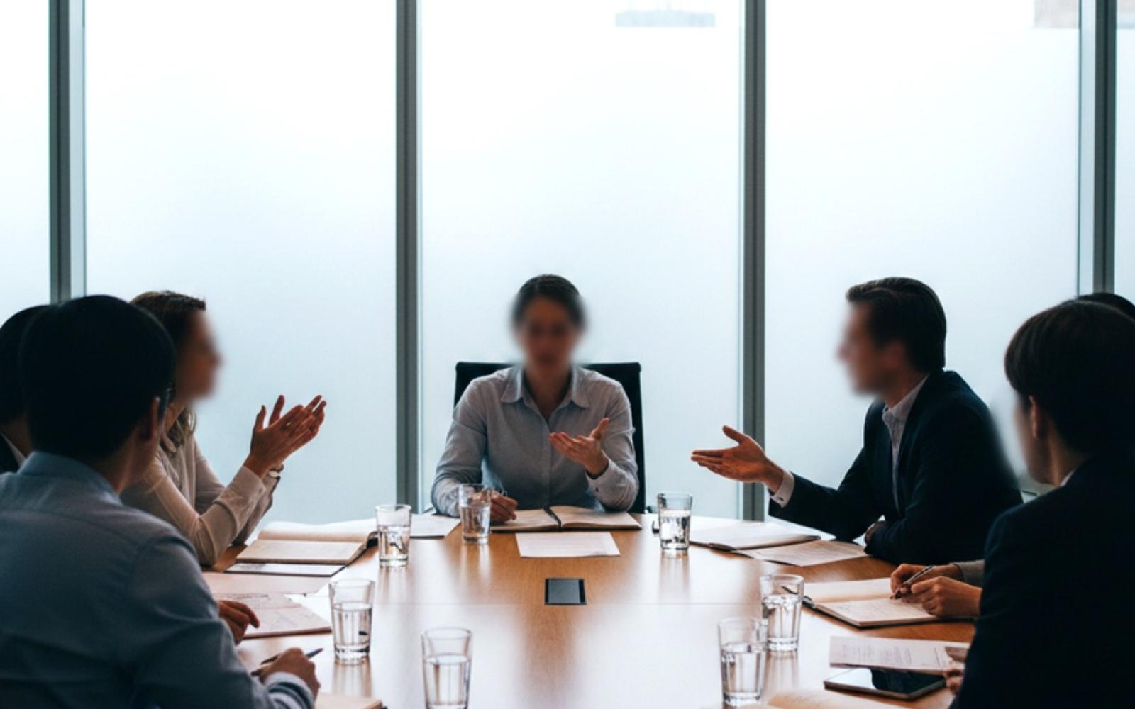 بن فرحان يعزز الحوار الإقليمي مع إيران وقطر وعُمان لبحث الأمن والاستقرار