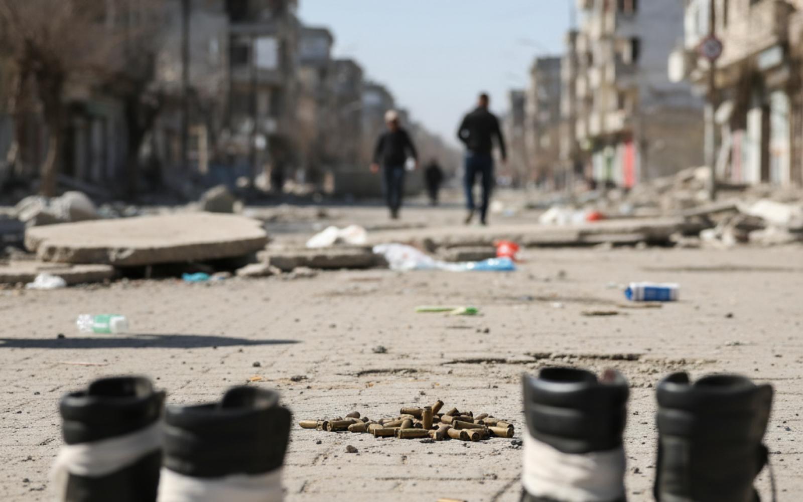 تصعيد الاحتلال: إصابة شابين بالرصاص الحي واعتقالات بالضفة وخطط عسكرية جديدة